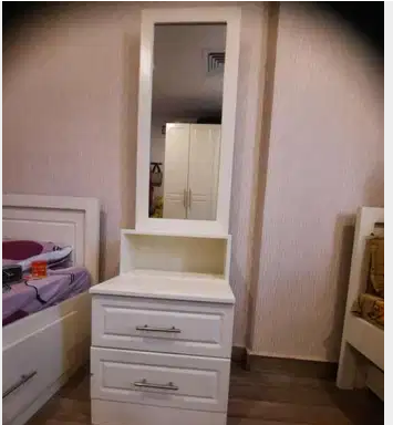 Dressing table