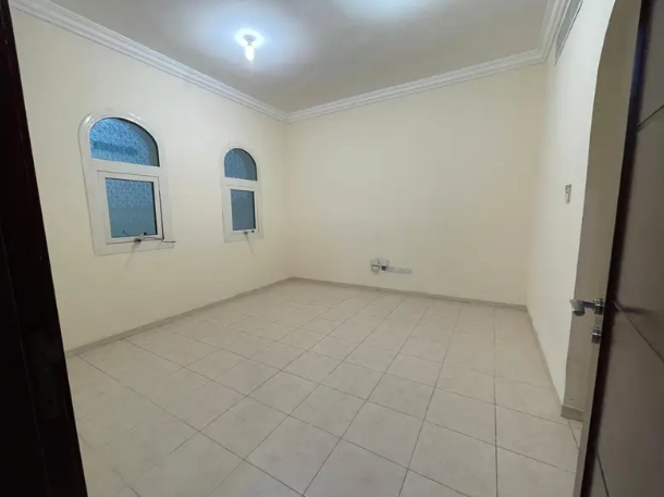 شقق-للإيجار1 st tenant huge 1 bhk with Balcony and 2 Bathroom in EL muroor...