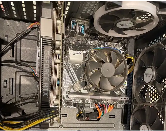 pc مواصفات تشغل قراند وكود وغيرها
عندي بي سي ماكمل عشر شهور واستخدام مو كثير جدا وما العب فيه كثير ع السوم
المواصفات i5 9400f
2060 سوبر
16 ram
بور سبلاي 550 واط المذربورد asrock b365m