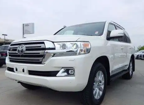 I am advertising my 2016 TOYOTA LAND CRUISER for sale at the rate of $15000 because i relocated to another country, the car is in good and excellent condition, -  2016 V8 Toyota Land Cruiser