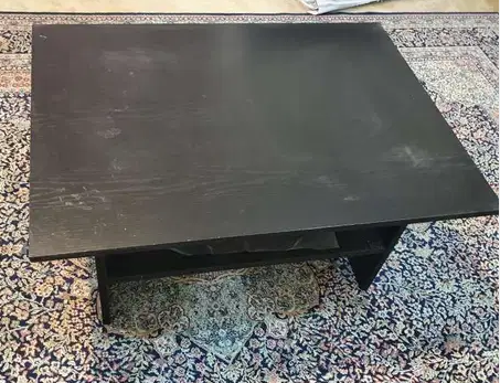 Center table ikea
Black color