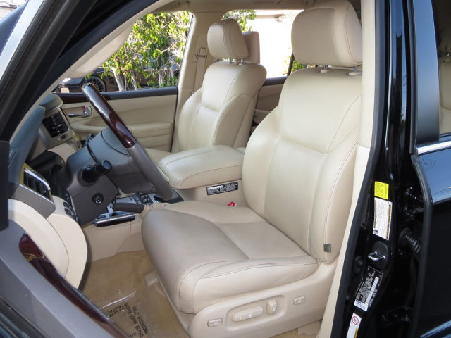 سيارات-للبيعFor Sale neatly used 2013 Lexus LX 570,with at a very good price....