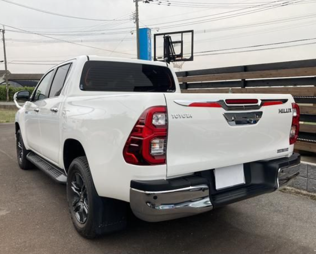 Lexus LX 570 SUV 2017 GCC is very clean like brand new with warranty,White 2017 model, This car has automatic transmission.GCC specs. CONTACT EMAIL: Mrharry1931-  salam Alaikom TOYOTA...